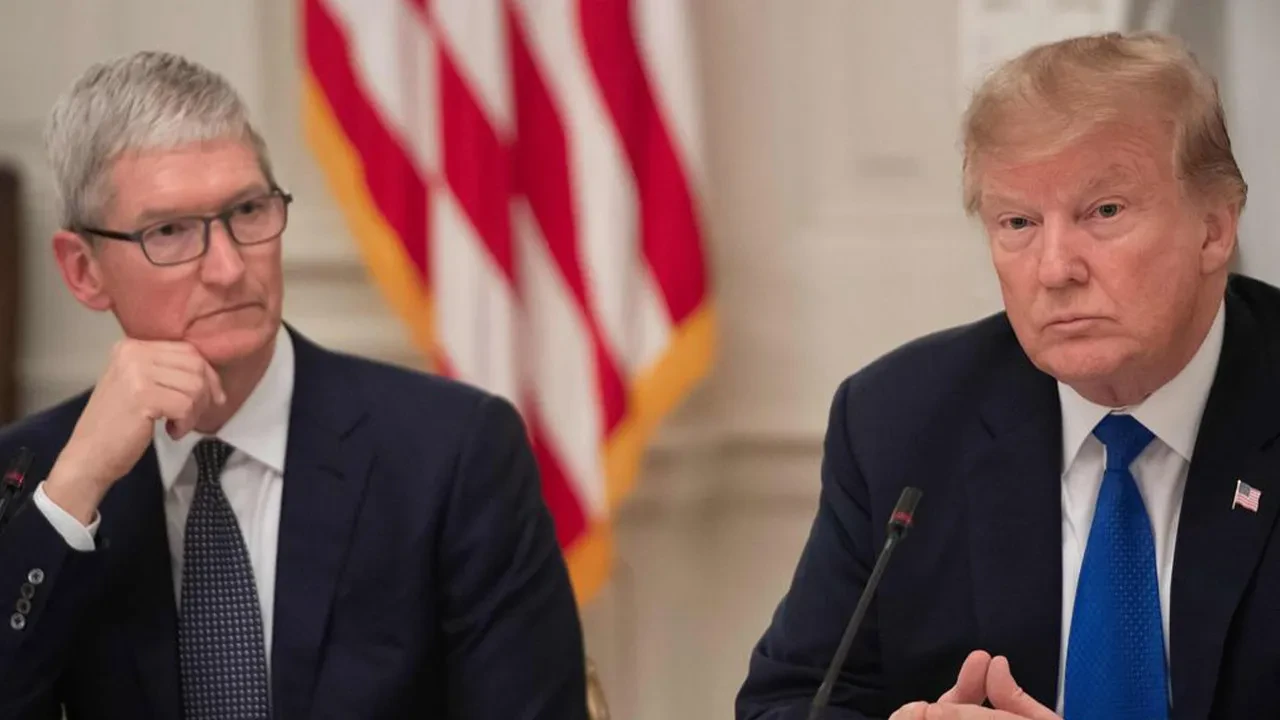 Trump Tim Cook’a açık açık laf soktu: Sana iyi davrandım ama…