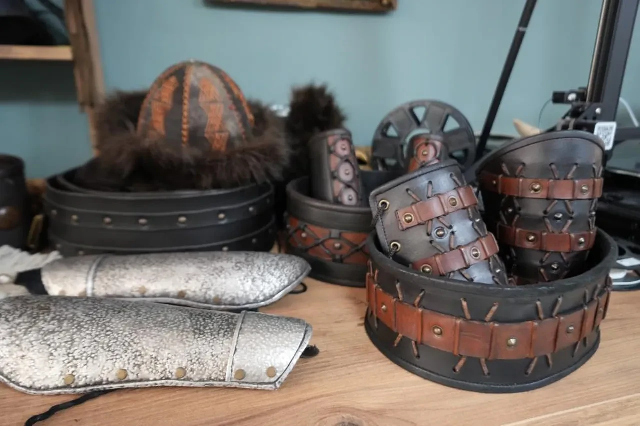 Vikings ve Game of Thrones'un yıldızlarını Bilecikli teyzeler giydirdi