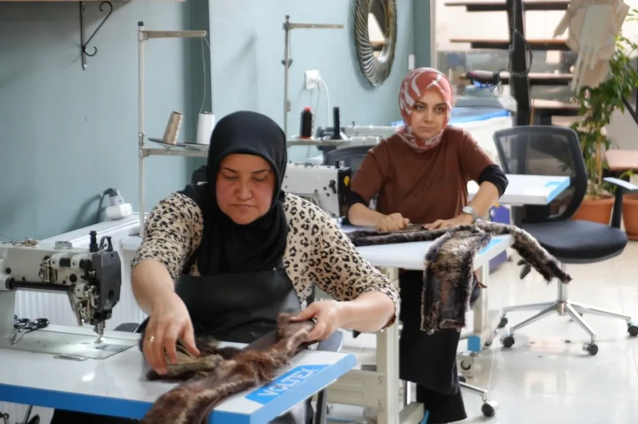 Vikings ve Game of Thrones'un yıldızlarını Bilecikli teyzeler giydirdi