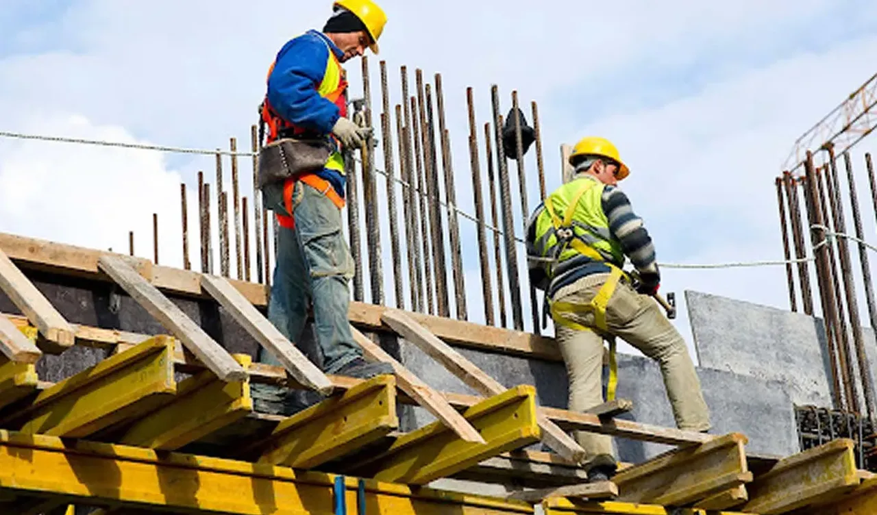 Yeni yasa yolda! Artık binalardaki deprem hasarlarından inşaat ustaları da sorumlu tutulacak