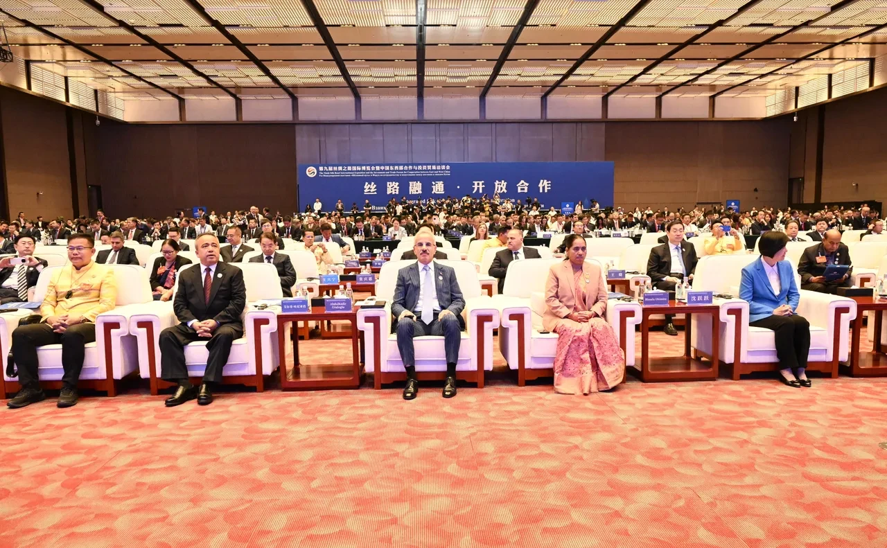 Bakan Uraloğlu 9. İpek Yolu Uluslararası Fuarı''nda