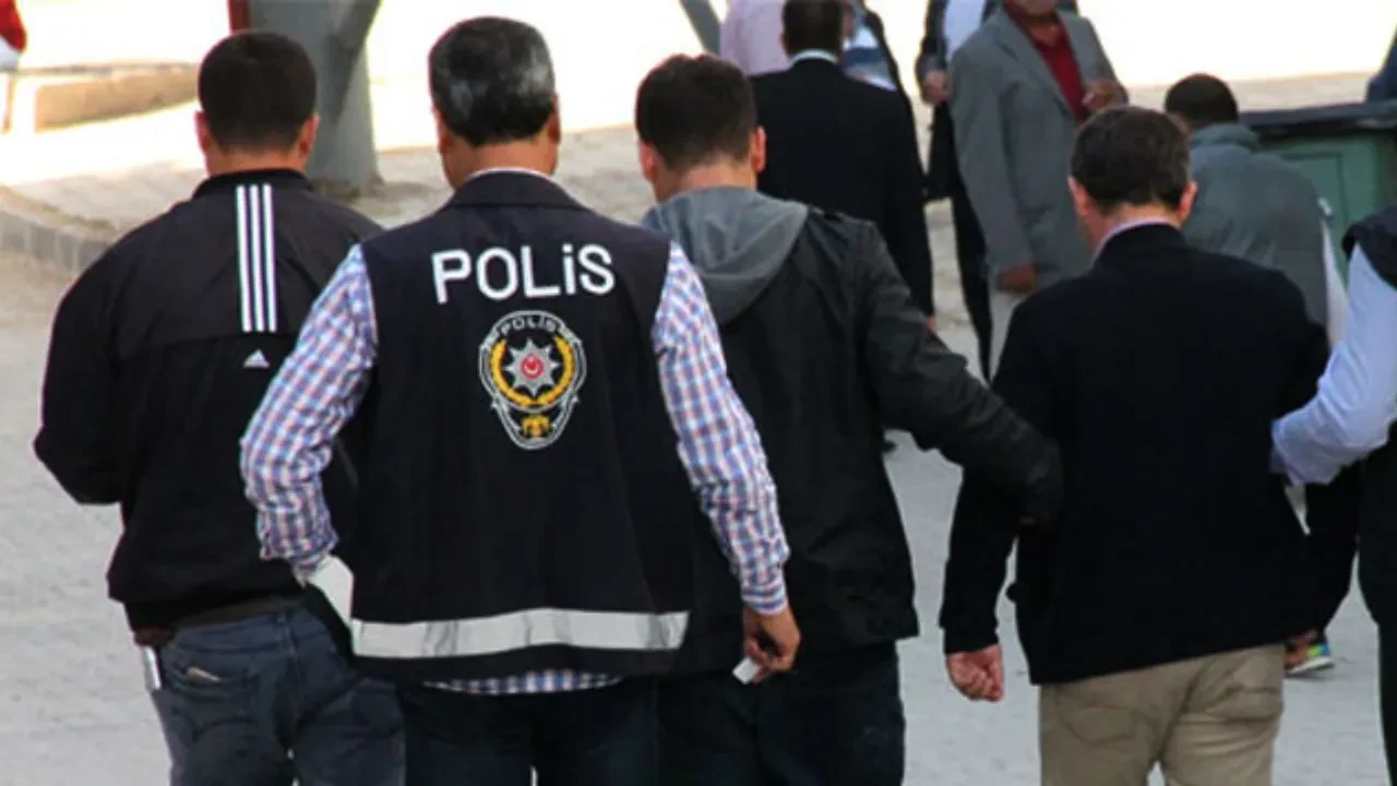 FETÖ'ye 5 ilde operasyon! Vasiyet bahanesiyle para dağıttılar