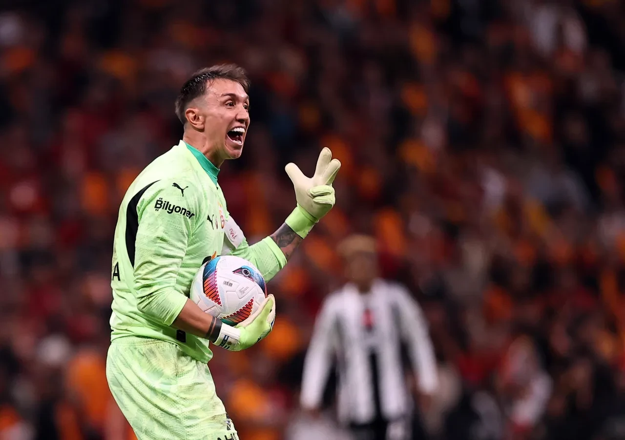 Galatasaray yeni kalecisini buldu! Muslera'nın yerine 1 numaralı aday belli oldu