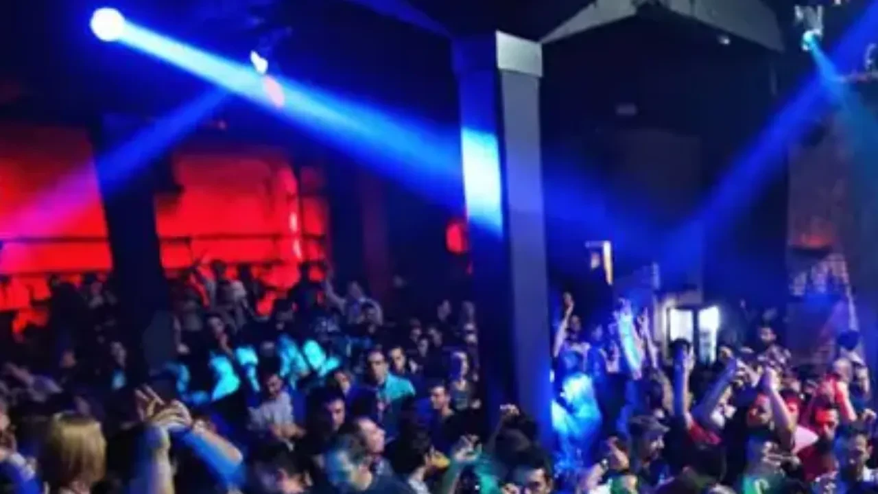 Marmaris’te barda çocukla dans skandalı: Soruşturma başlatıldı
