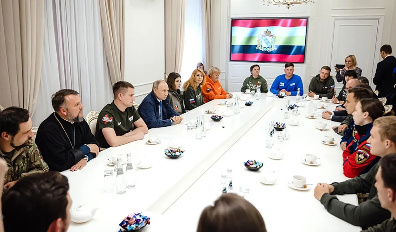Putin, Ukrayna'nın elinden aldığı Rus topraklarında Kiev'i hedef aldı! Hakaretler havada uçuştu