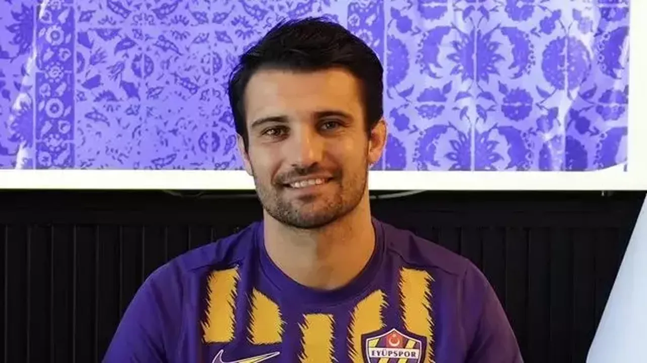 Süper Lig'de yaprak dökümü! İşte sözleşmesi bitecek yıldız isimler