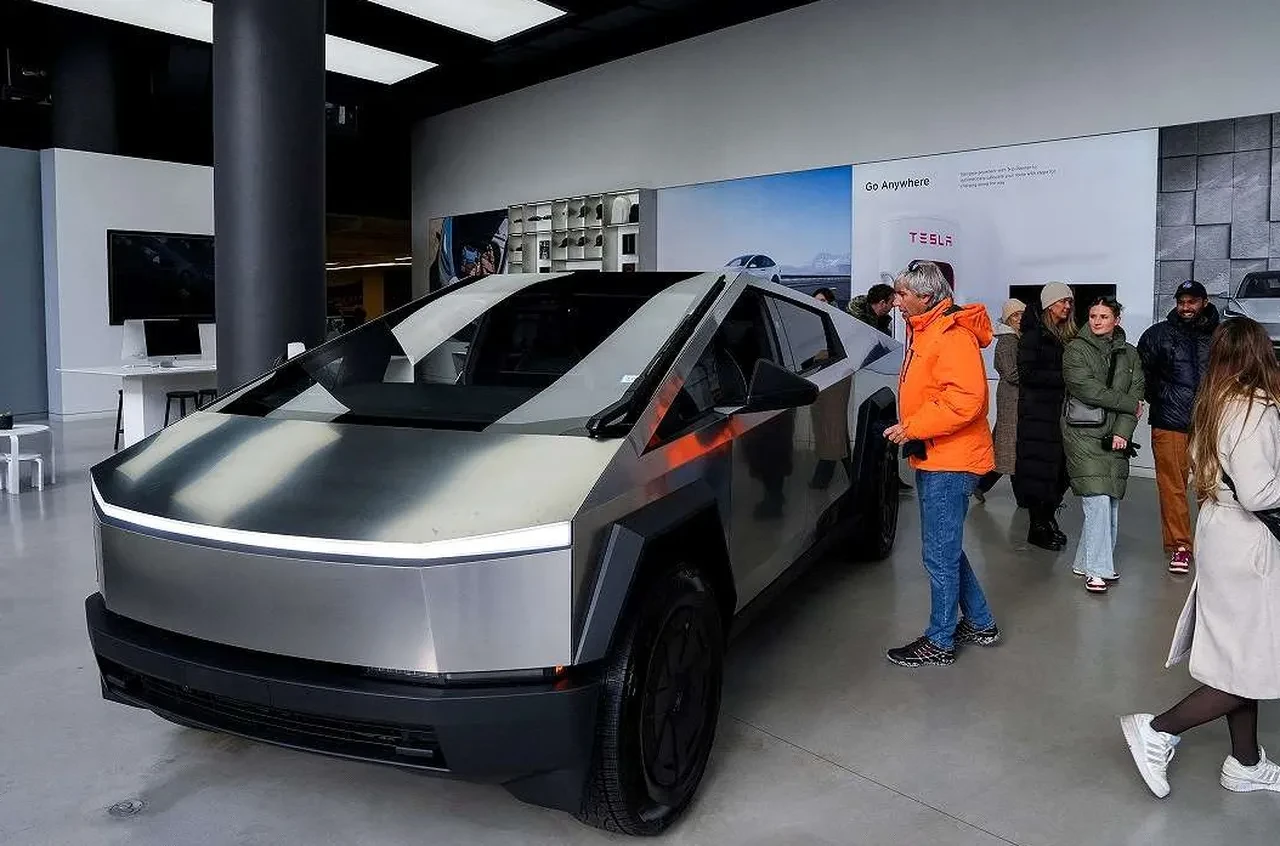 Tesla kullanıcıları büyük şok yaşıyor! Değer kaybı 'akıl almaz' düzeyde