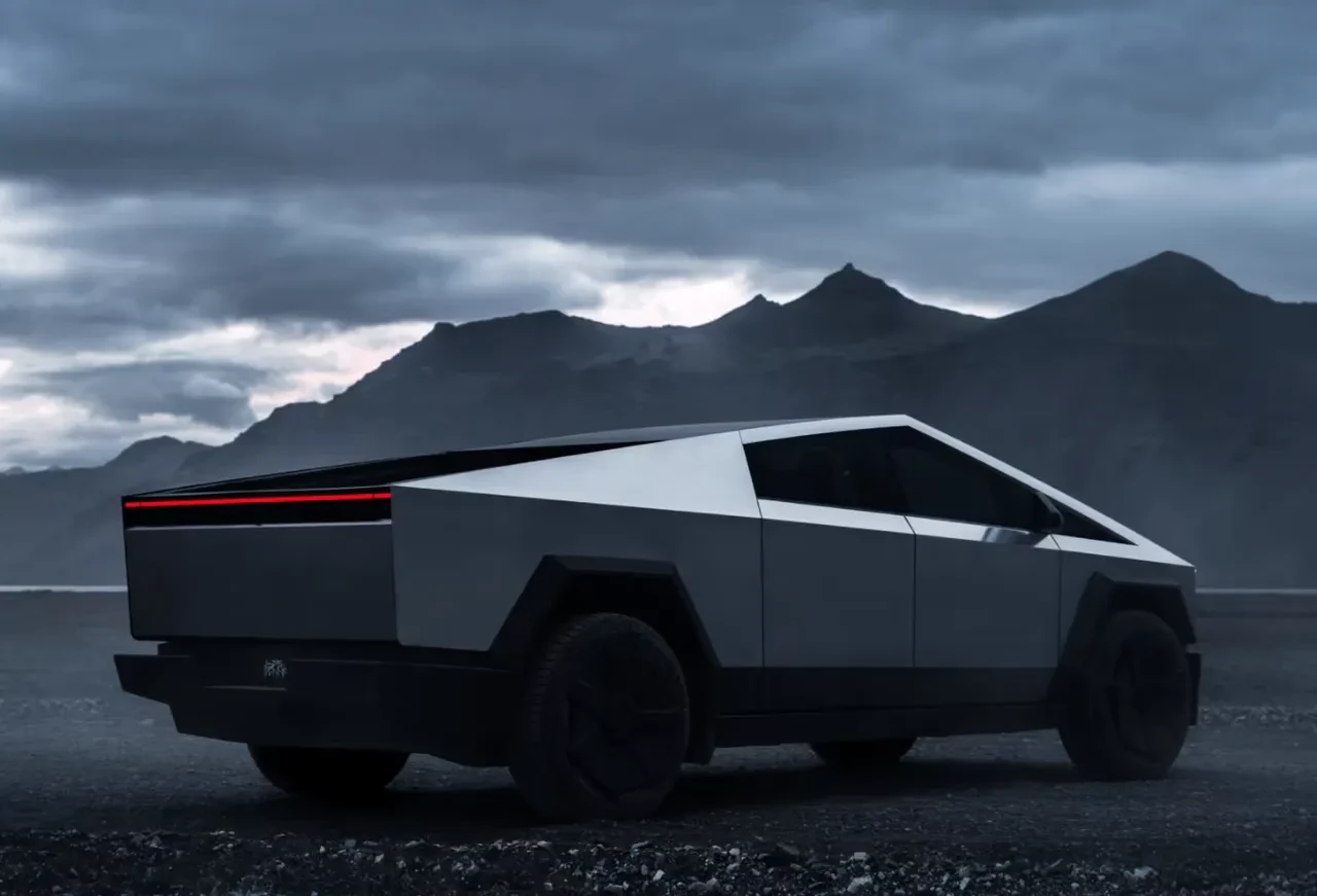 Tesla kullanıcıları büyük şok yaşıyor! Değer kaybı 'akıl almaz' düzeyde