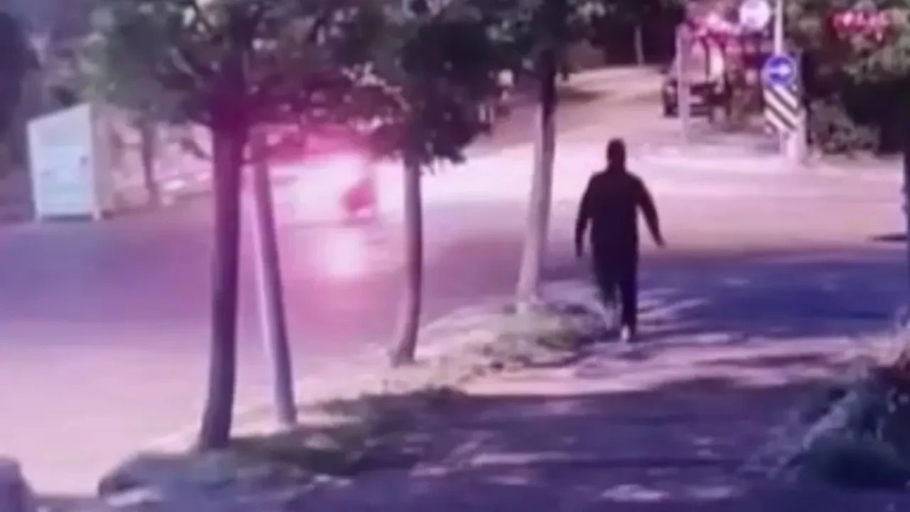 Beylikdüzü'nde dehşet dolu dakikalar! Motosikletli saldırganlarla güvenlik görevlileri çatıştı: 1 ölü