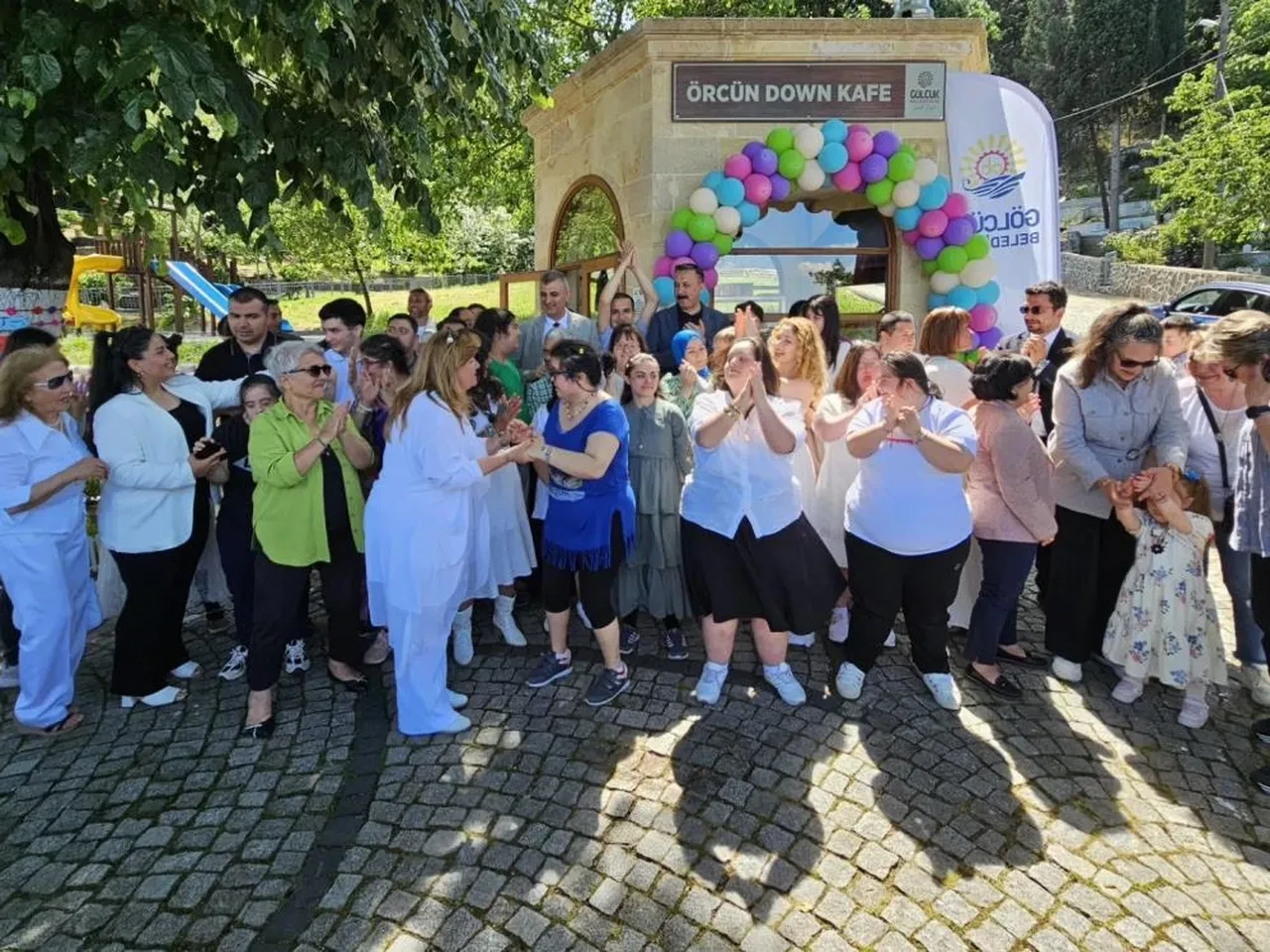 Bu kafenin İsmi de, çalışanları da çok özel
