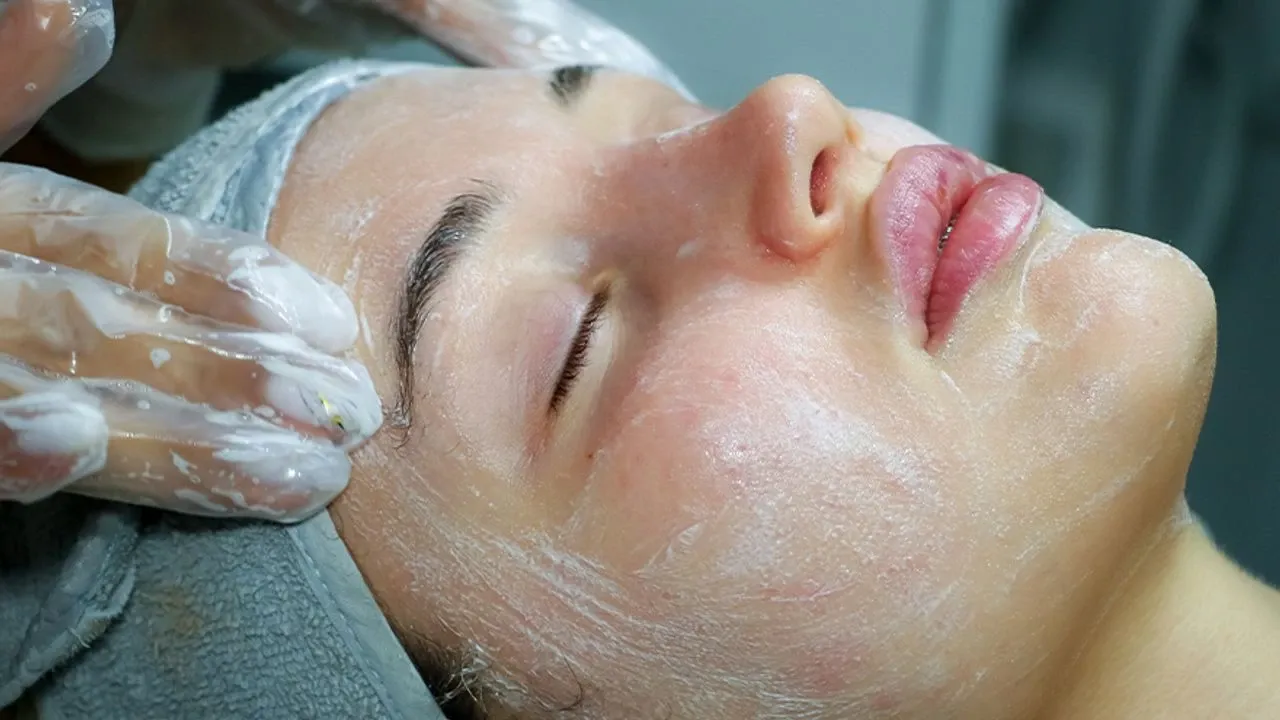 Daha güzel cilt için gereken 5 adımı uzmanı açıkladı