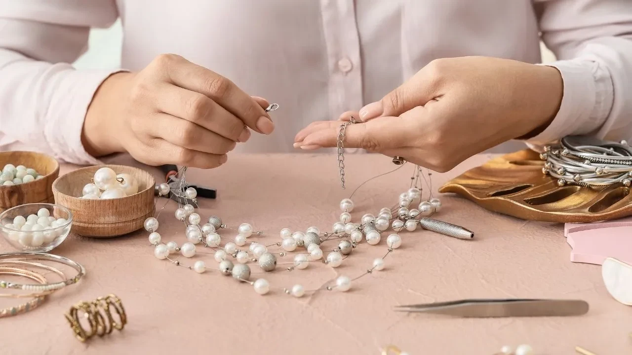 Ev hanımlarına iş fırsatı! Evden çıkmadan aylık 10 bin TL para kazanma yöntemi