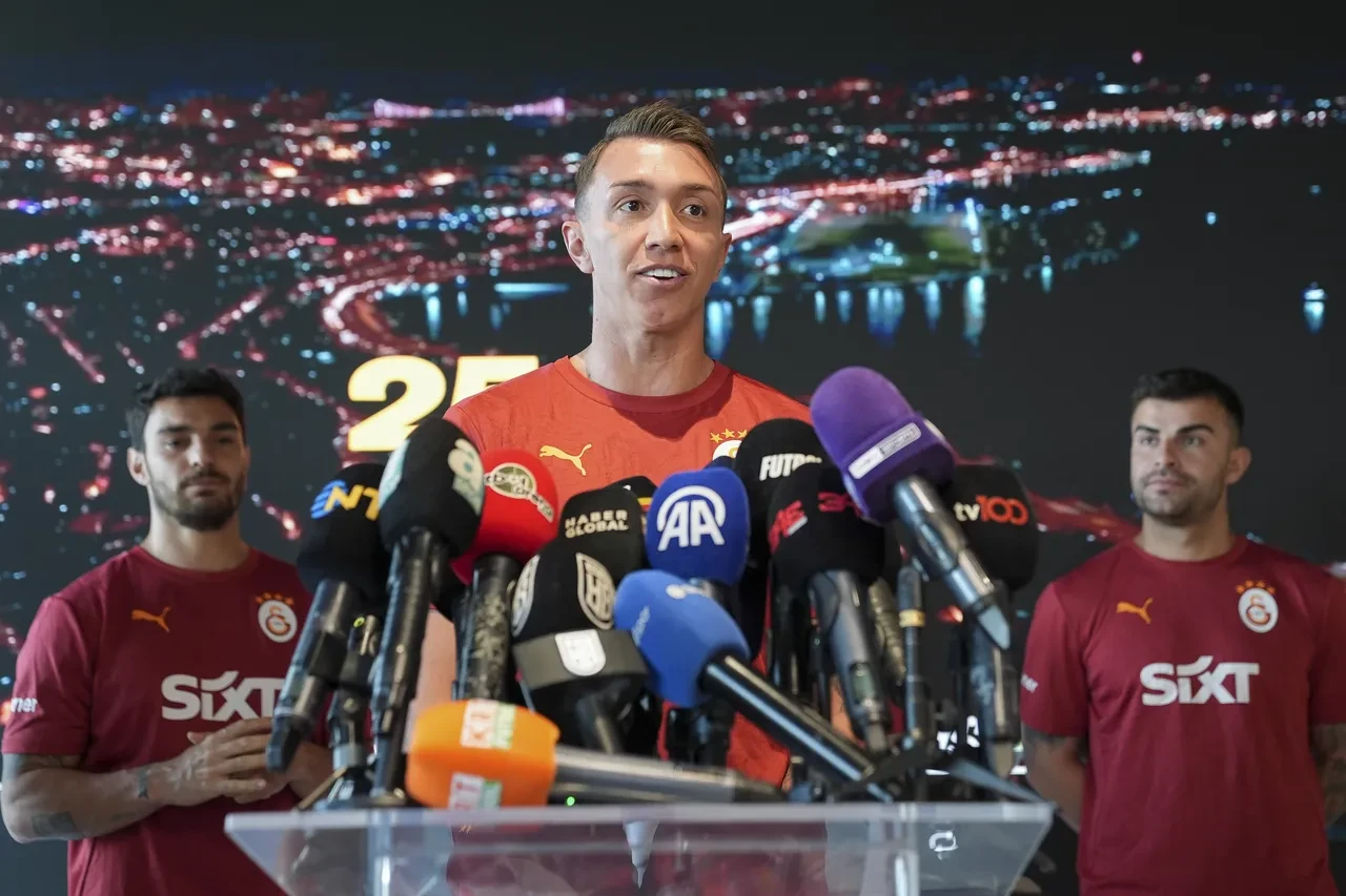 Fernando Muslera'dan Fenerbahçe'ye olay gönderme! 'Yıldız' oyuncunun sözleri sosyal medyayı salladı