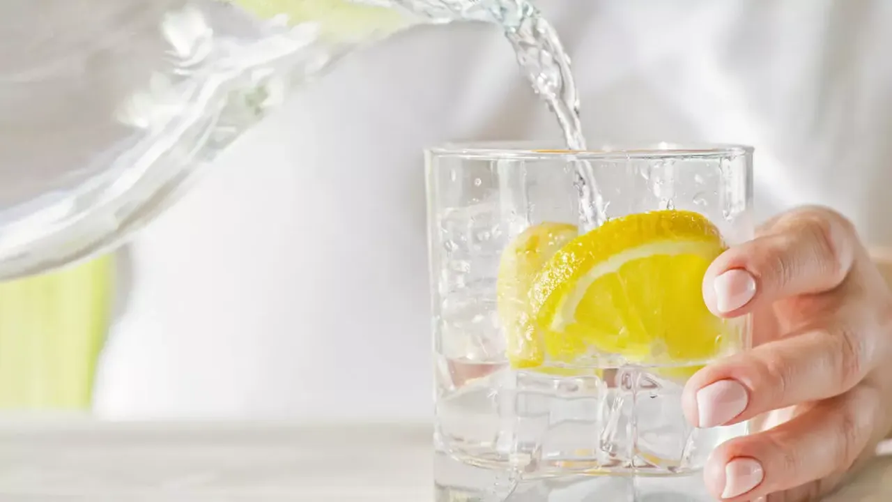 Hamileler limonlu su içebilir mi, zararlı mı? Gebelikte limonlu su ne kadar tüketilmeli?