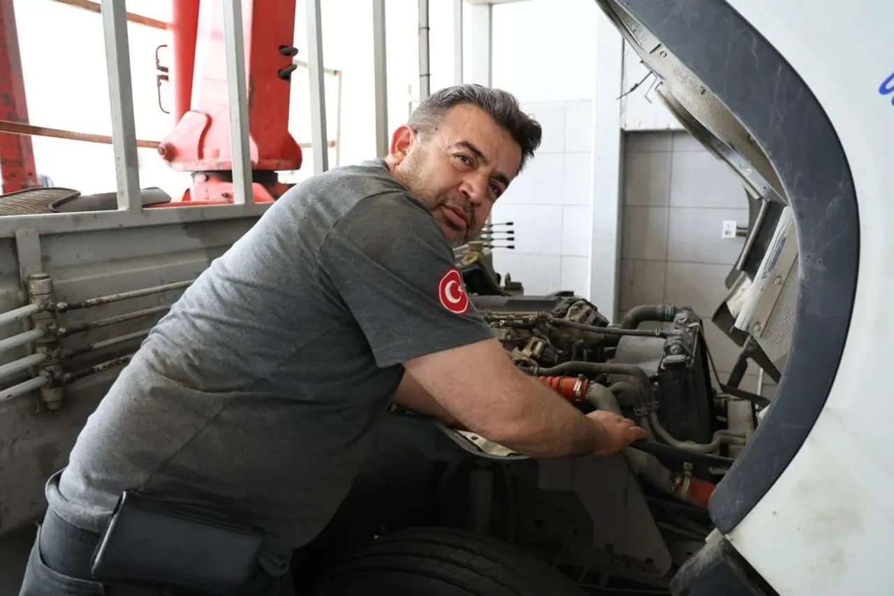 Havalar ısındı araç sahipleri soluğu oto sanayide aldı: 15 kişilik ekibe iş kapısı oldu!