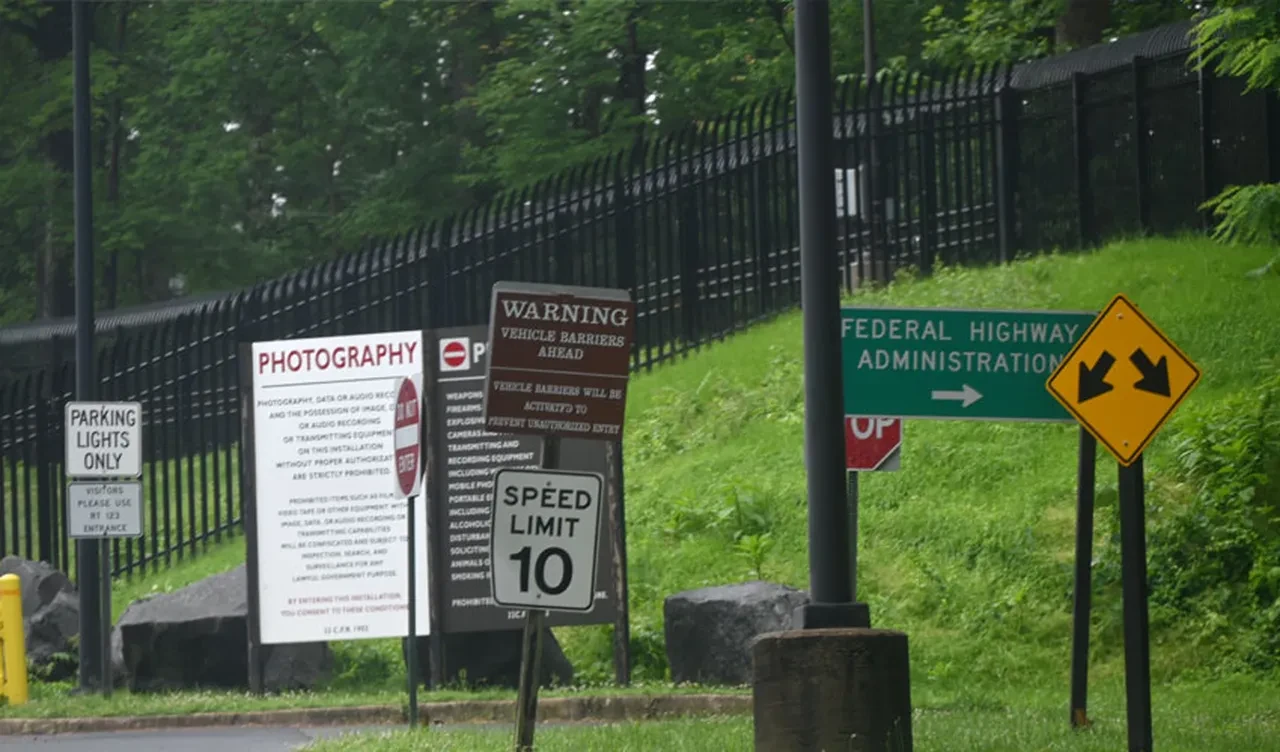 İsrailli diplomat saldırısının ardından ABD alarmda: CIA binası önünde hareketli anlar