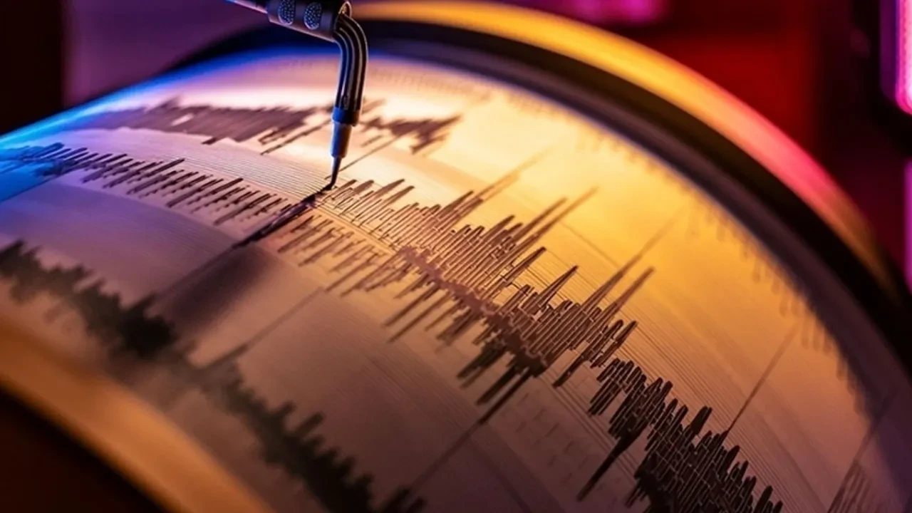 Kütahya deprem ile sallanmıştı! Artçılar sürüyor