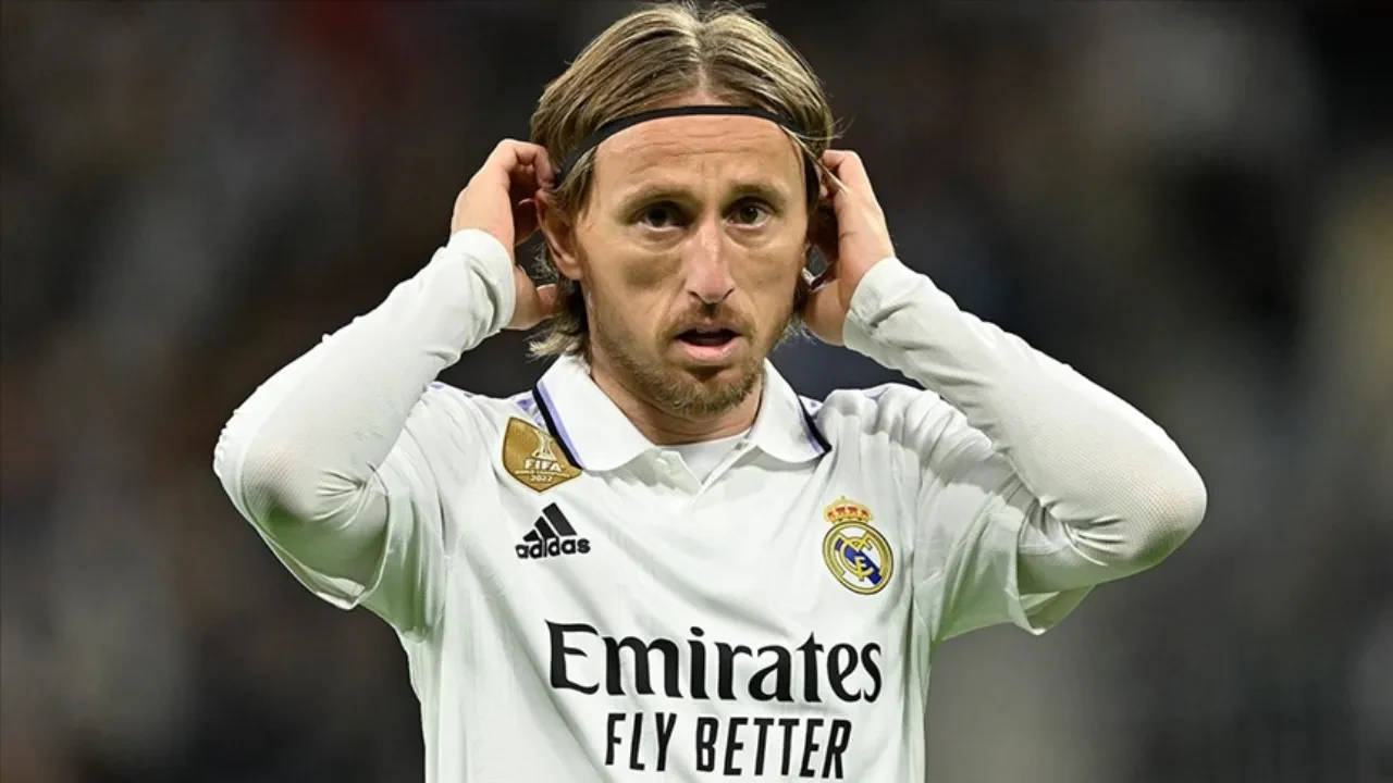 Modric futbolu bıraktı mı? Real Madrid'in 10 numarası değişiyor