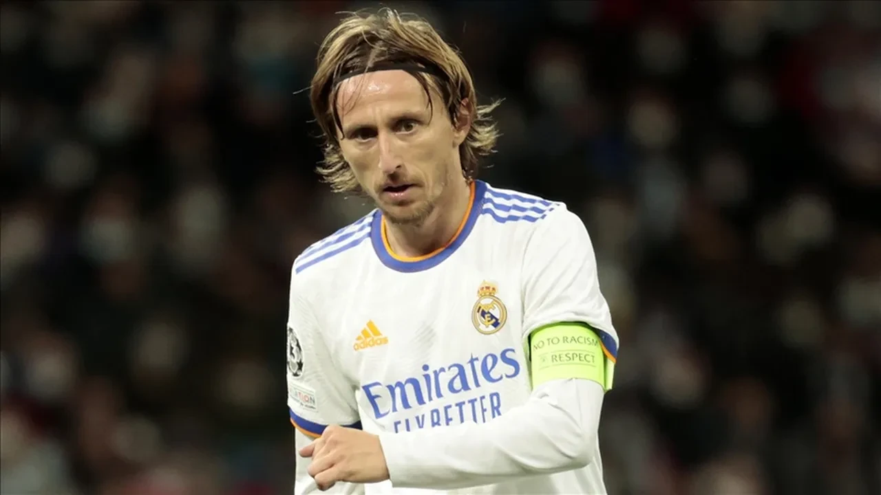Modric futbolu bıraktı mı? Real Madrid'in 10 numarası değişiyor