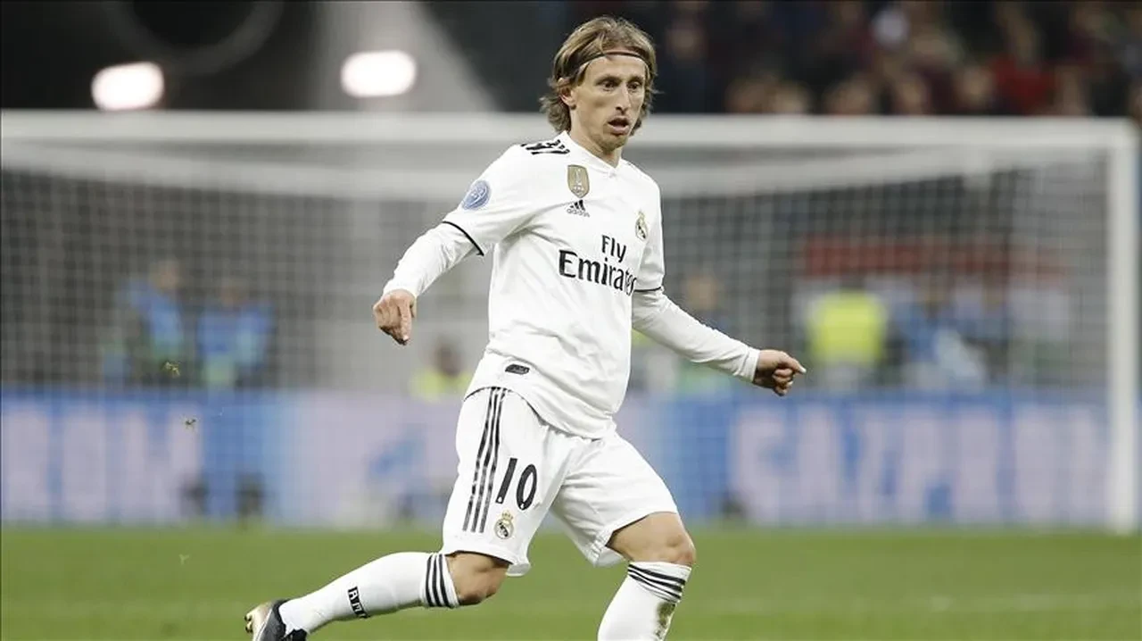Modric futbolu bıraktı mı? Real Madrid'in 10 numarası değişiyor