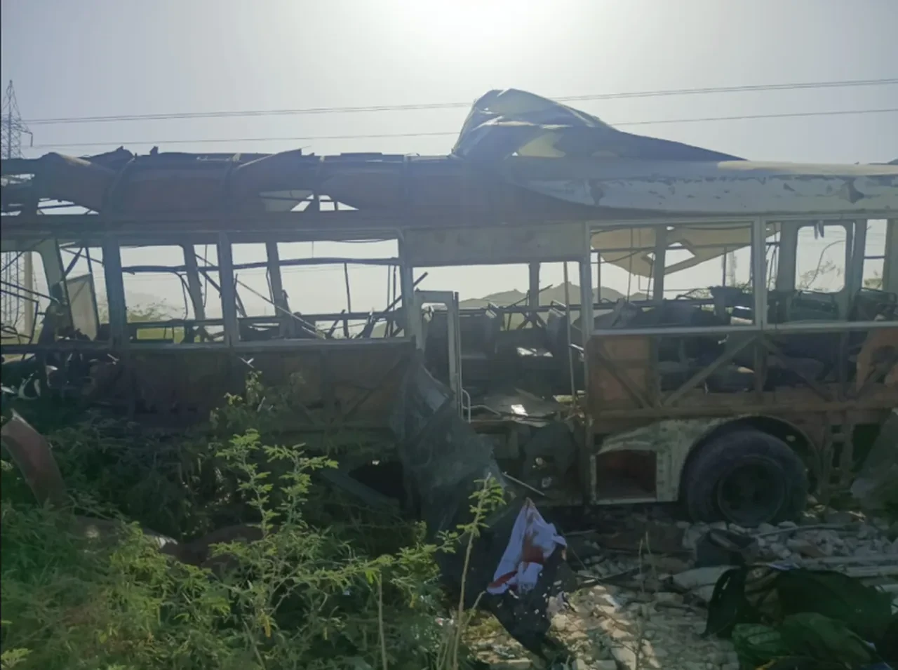 Pakistan'da okul otobüsüne intihar saldırısı! Çocuklar da dahil en az beş kişi öldü