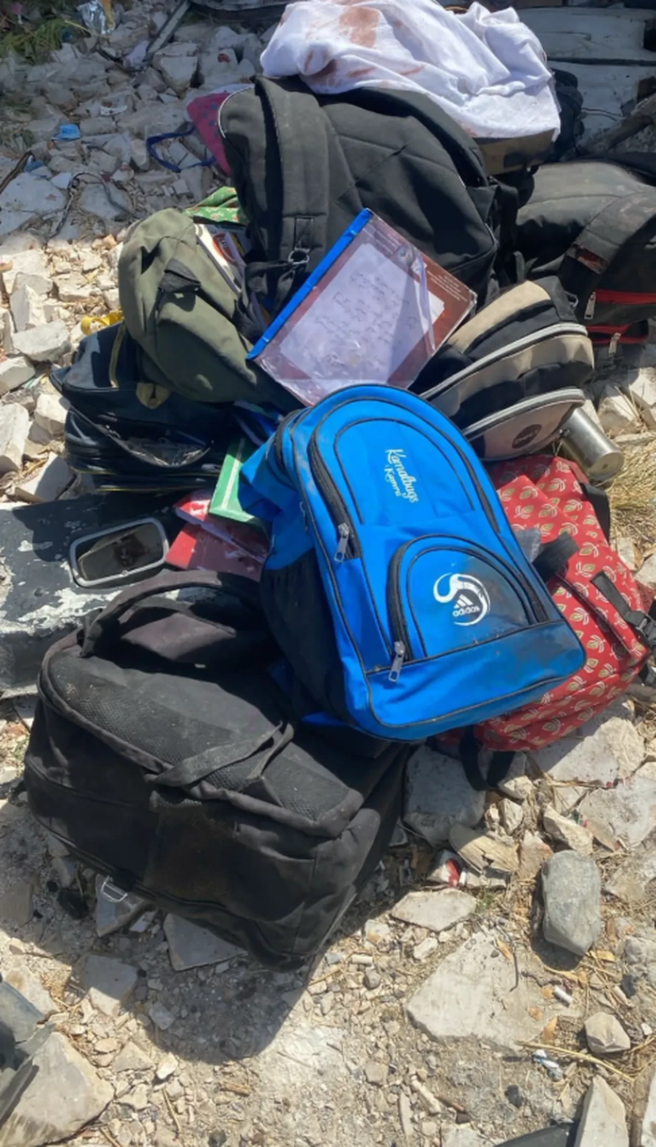 Pakistan'da okul otobüsüne intihar saldırısı! Çocuklar da dahil en az beş kişi öldü