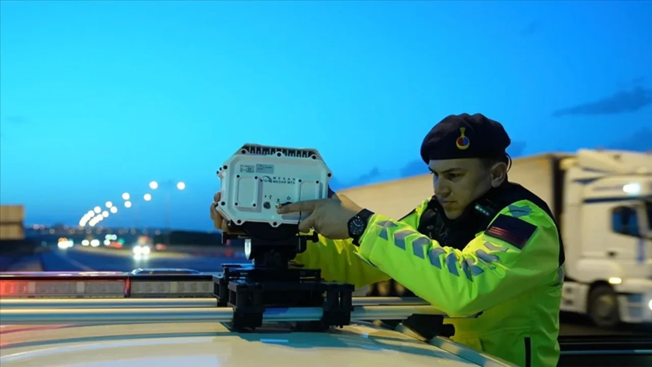 Radar cihazları da artık yapay zekalı! Plaka, marka, model, her şey anında tespit ediliyor