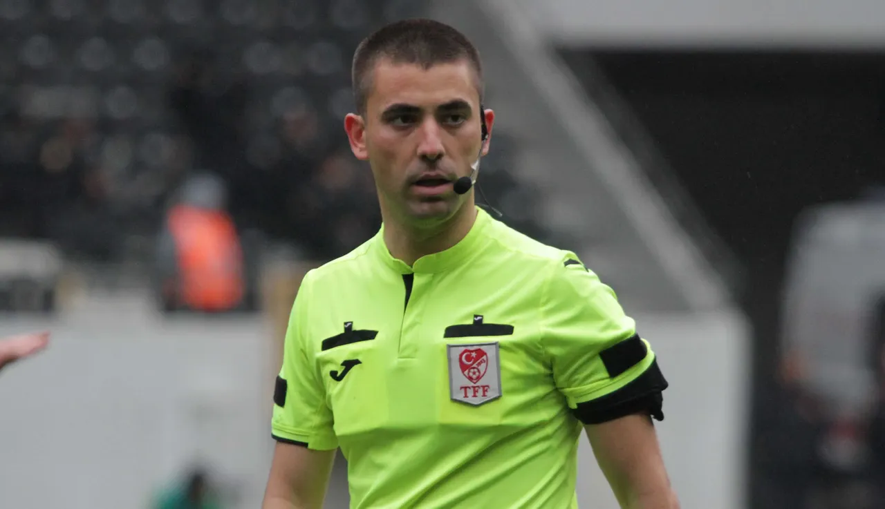 Şampiyon Galatasaray'ın deplasmanda oynayacağı Göztepe maçını Batuhan Kolak yönetecek.