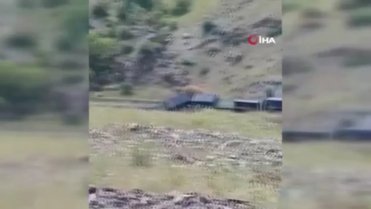 Elazığ'da yük treni raydan çıktı! O anlar kamarada 