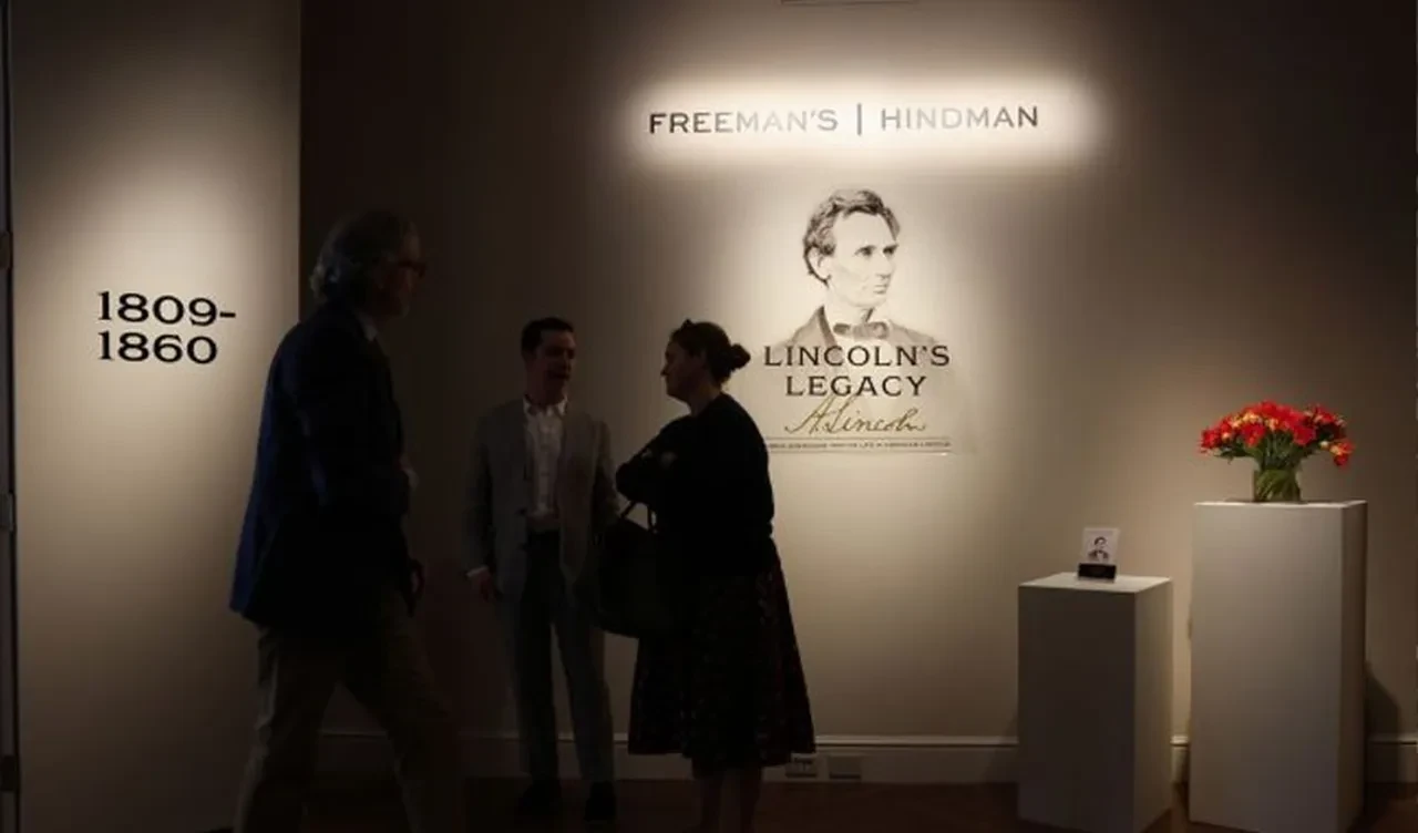 Abraham Lincoln'ün kanlı eldivenleri satışa çıkıyor! Fiyatı dudak uçuklattı