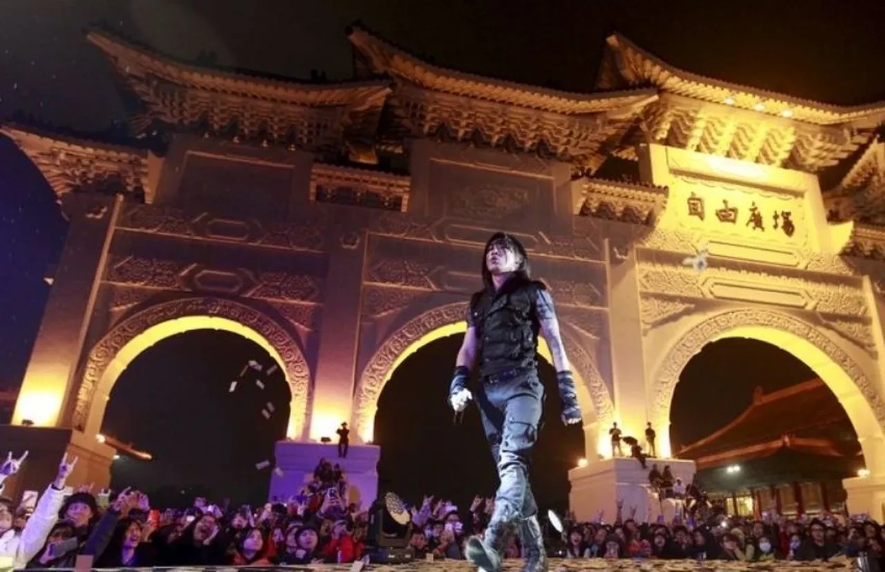 Heavy metal şarkıcısı Finlandiya büyükelçisi oldu