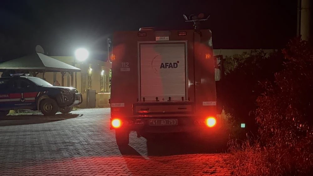 Gebze'de kuyuda mahsur kalan 3 kişi için nefes kesen kurtarma operasyonu