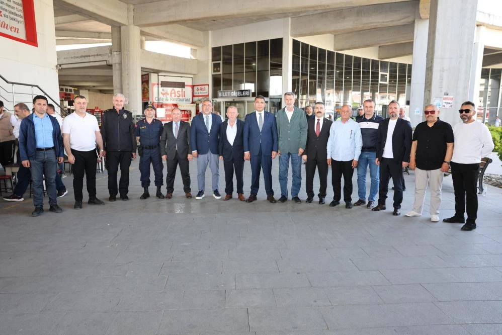 Düzce valisi otobüste kemer denetimi yaptı: “Emniyet kemeri hayat kurtarır”