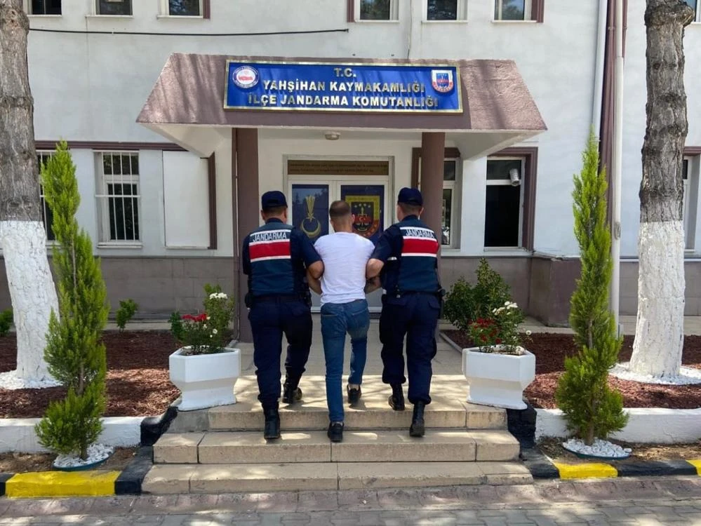 Kırıkkale’de aranan 2 hükümlü jandarma operasyonuyla yakalandı