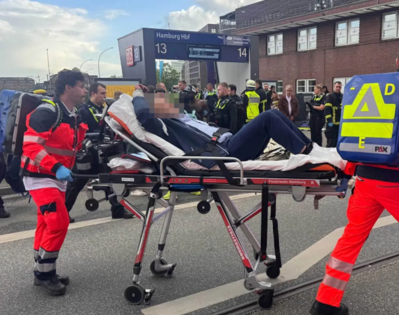 Son dakika | Almanya'da bıçaklı saldırı: Çok sayıda yaralı var!