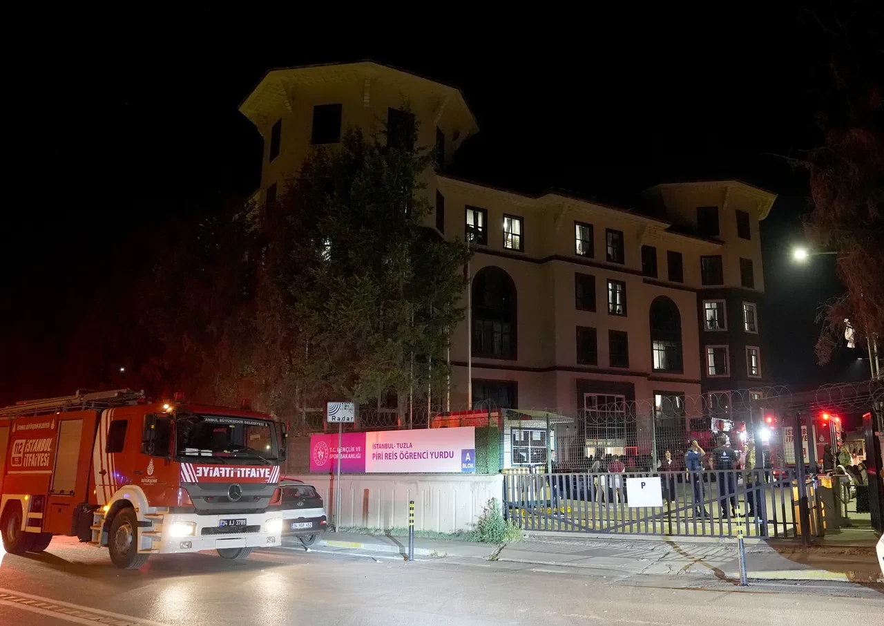 Tuzla’daki kız öğrenci yurdunda yangın paniği