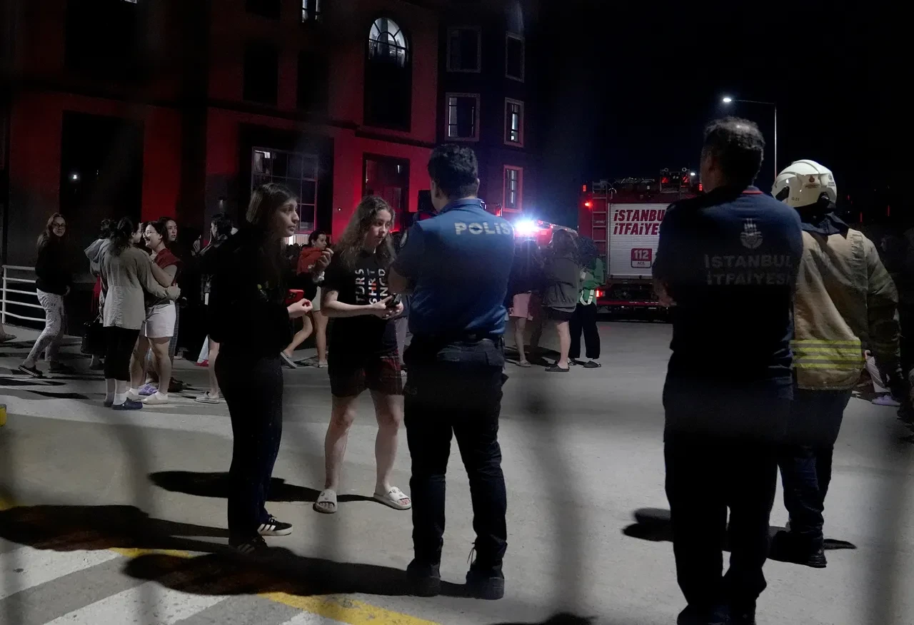 Tuzla’daki kız öğrenci yurdunda yangın paniği