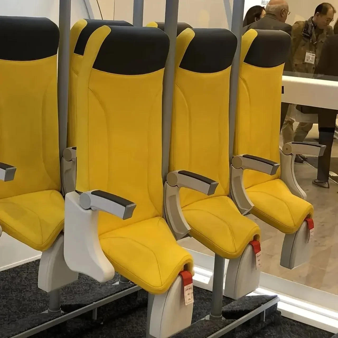 Uçaklarda ayakta yolculuk dönemi başlıyor! Takvim netleşti 