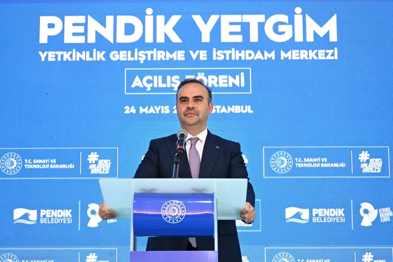 Bakan Kacır: "Sanayi ve Teknoloji Kolejleri kuracağız"