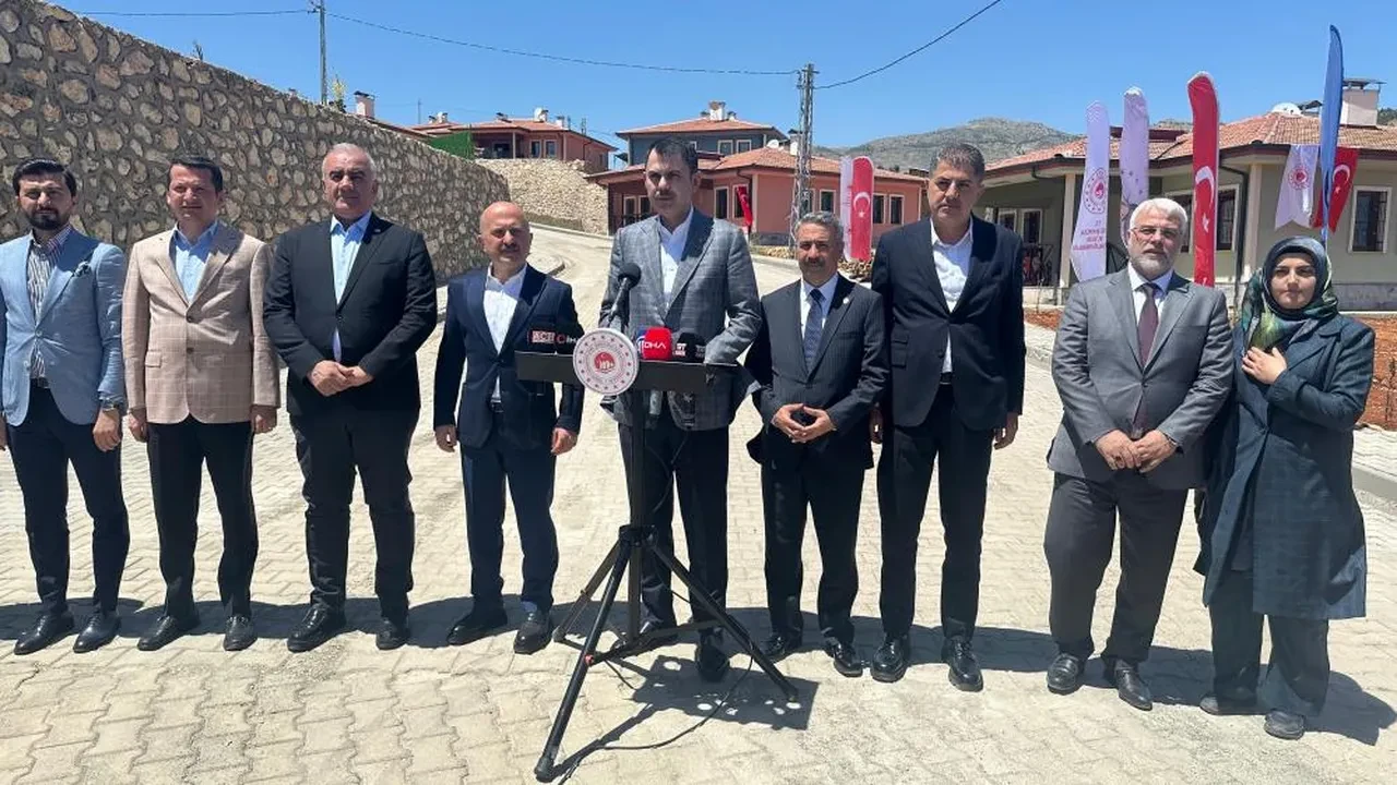 Bakan Kurum Adıyaman'da depremzedeleri ziyaret etti!