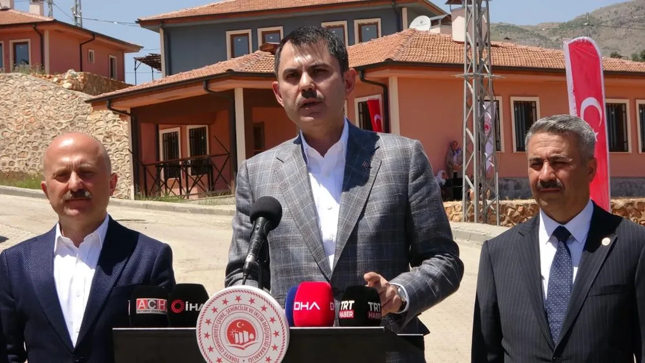 Bakan Kurum Adıyaman'da depremzedeleri ziyaret etti!