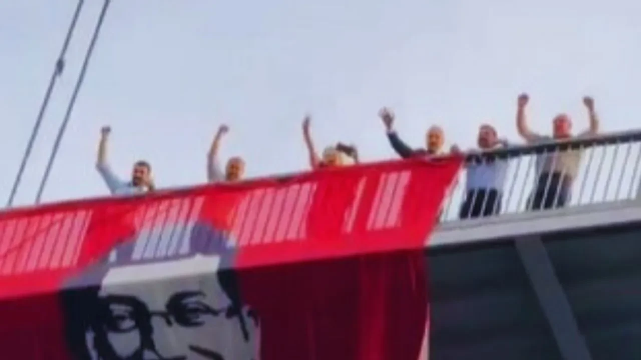 CHP’lilerin köprü eylemi sonrası savcılık harekete geçti: İmamoğlu pankartı kaldırıldı