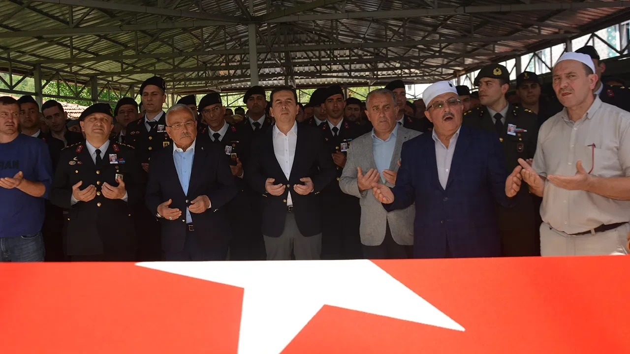 Derede boğulan Astsubay Hakan Fidan, son yolcuğuna uğurlandı
