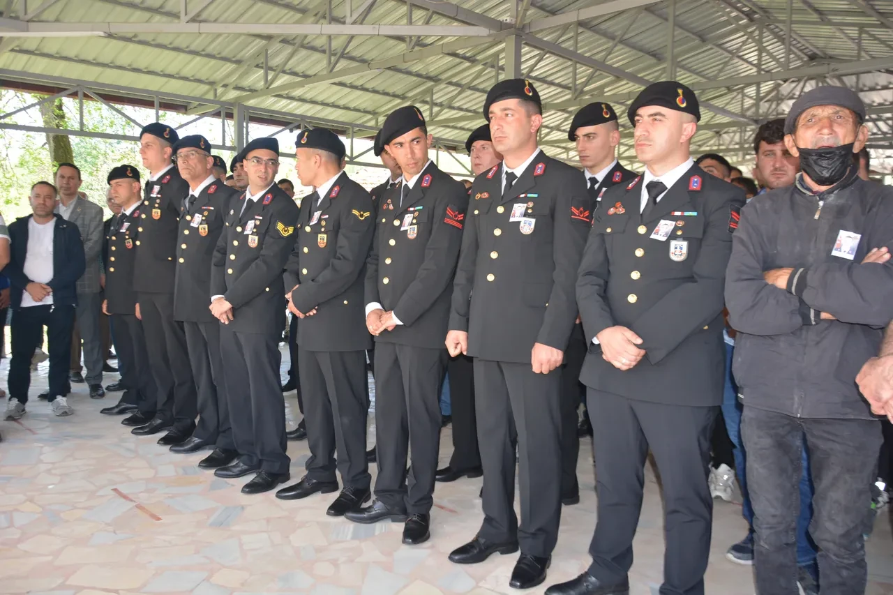 Derede boğulan Astsubay Hakan Fidan, son yolcuğuna uğurlandı