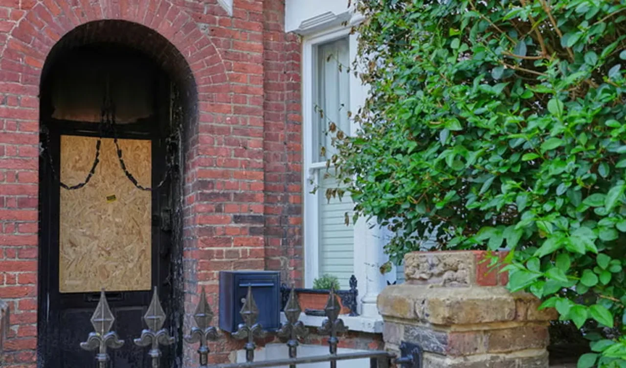 Evi kundaklanan başbakan için istihbarat harekete geçti! Oklar Rusya'ya çevrildi