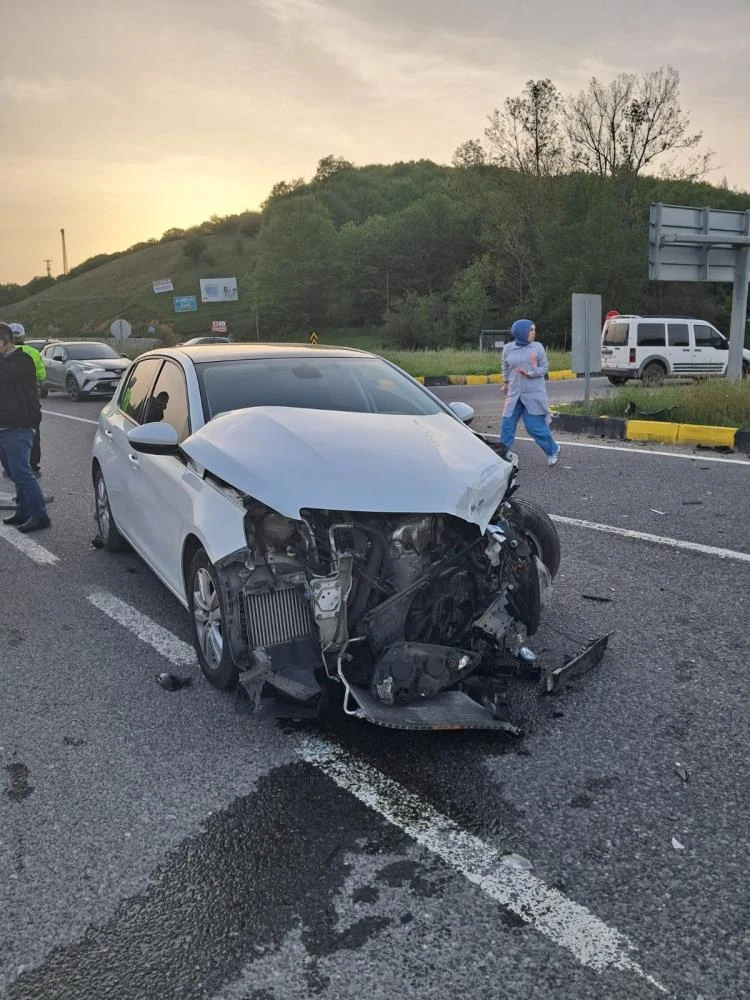 Bolu D-100 karayolunda meydana gelen kazada 2 kişi yaralandı