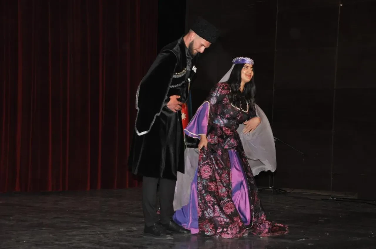 Kars'ta Azerbaycan gecesi!