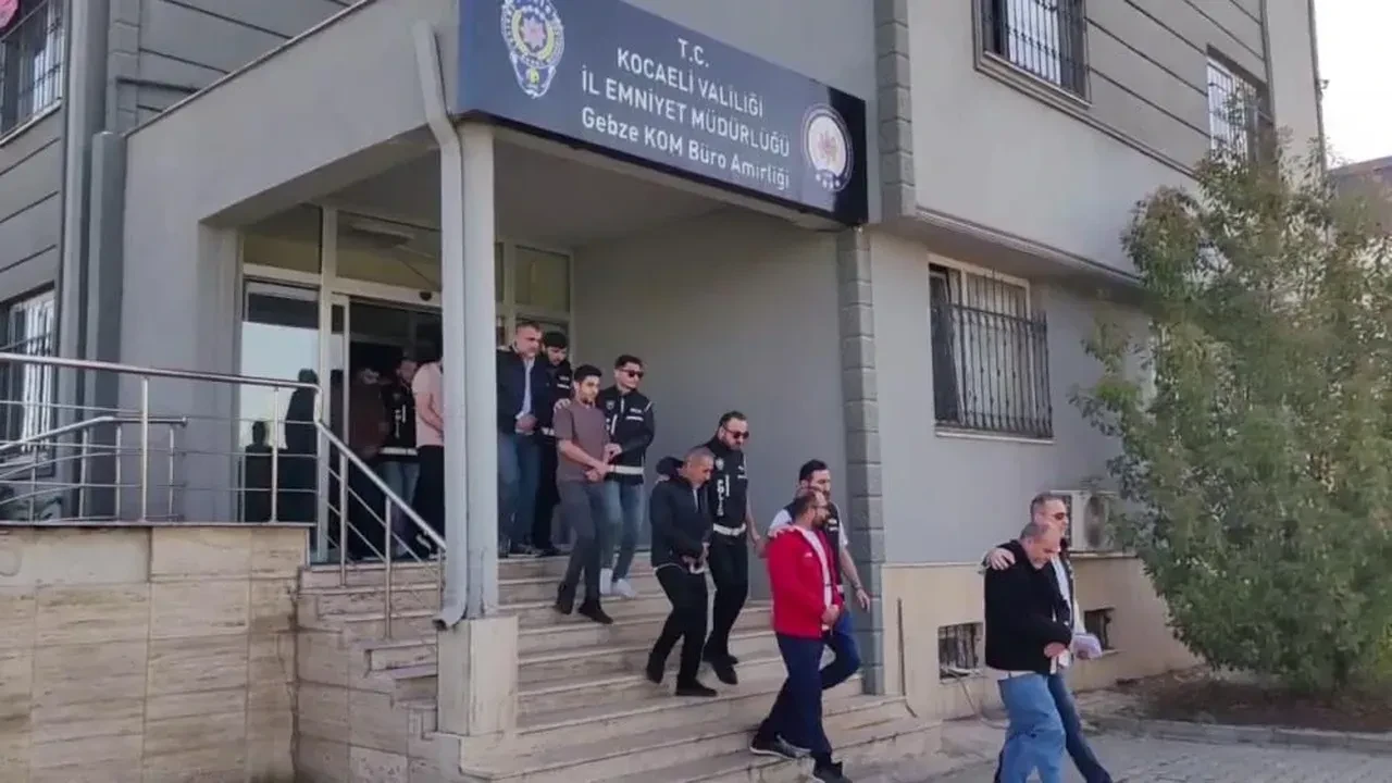 Kocaeli merkezli kaçakçılık operasyonunda 1,4 milyon makaron ele geçirildi