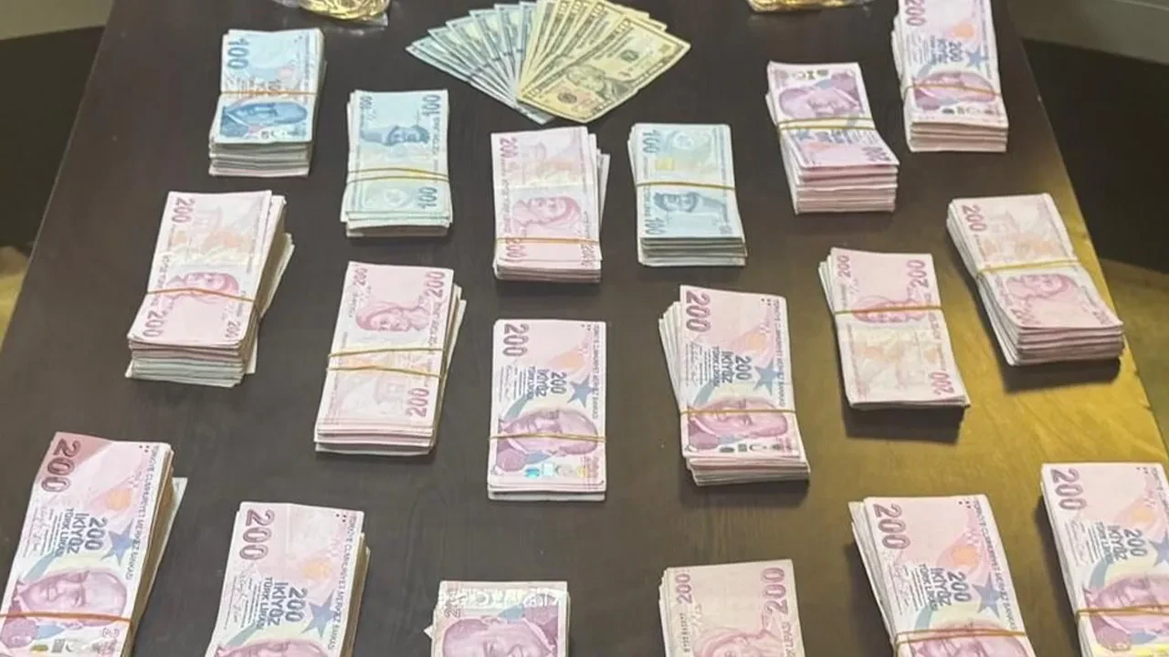 Kuyumculara sahte altın sattıkları iddia edilen 2 şüpheli yakalandı