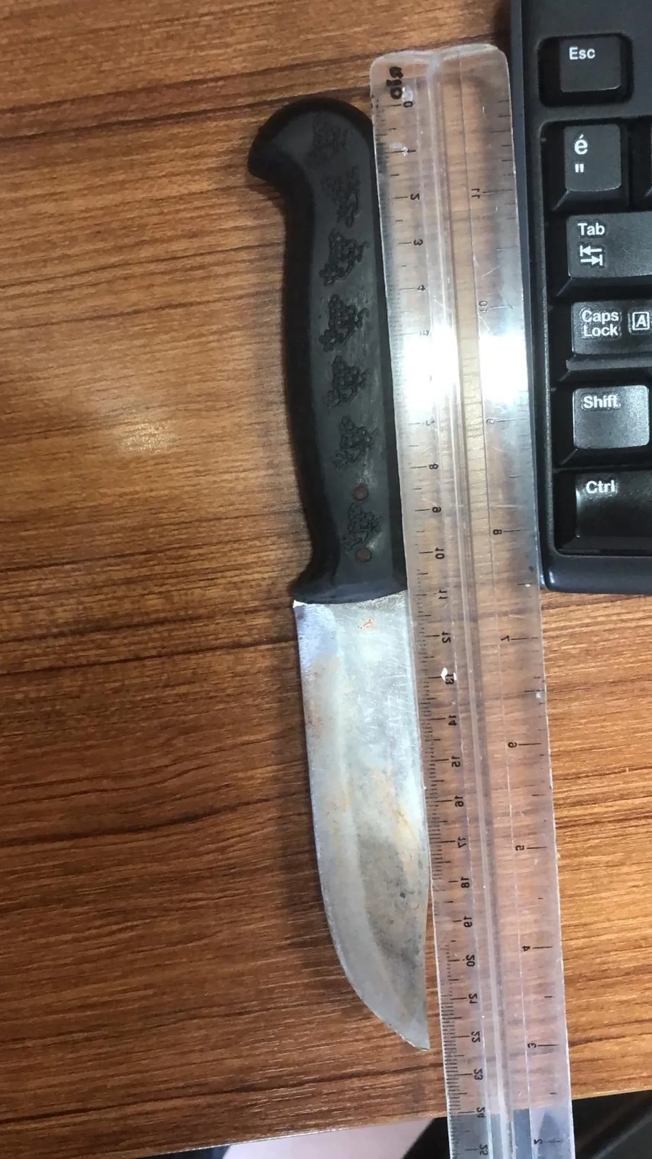 Lise tuvaletinde saldırı! Bahanesi de bıçağı aldığı yer de dehşete düşürdü